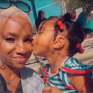 Meet your Posher, Yolanda